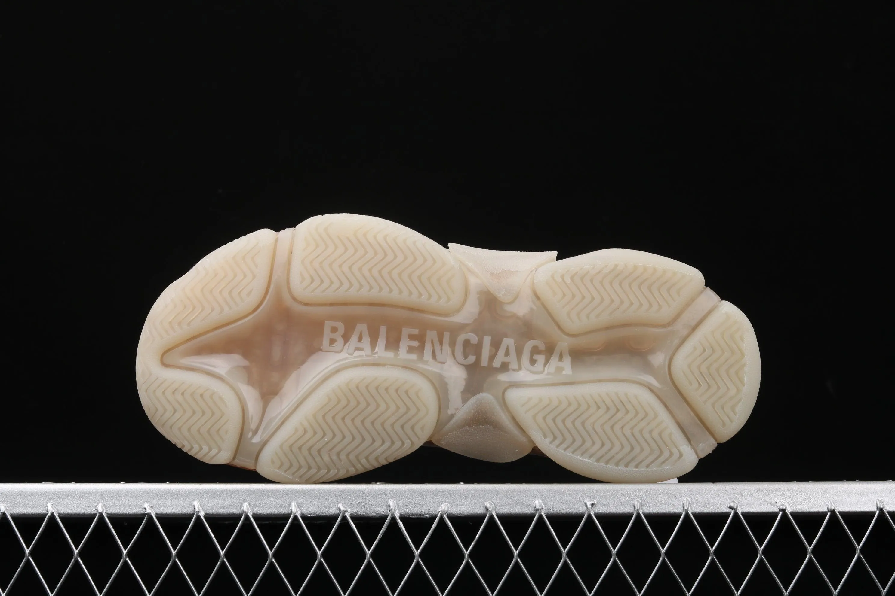 BA 'Triple S Beige'