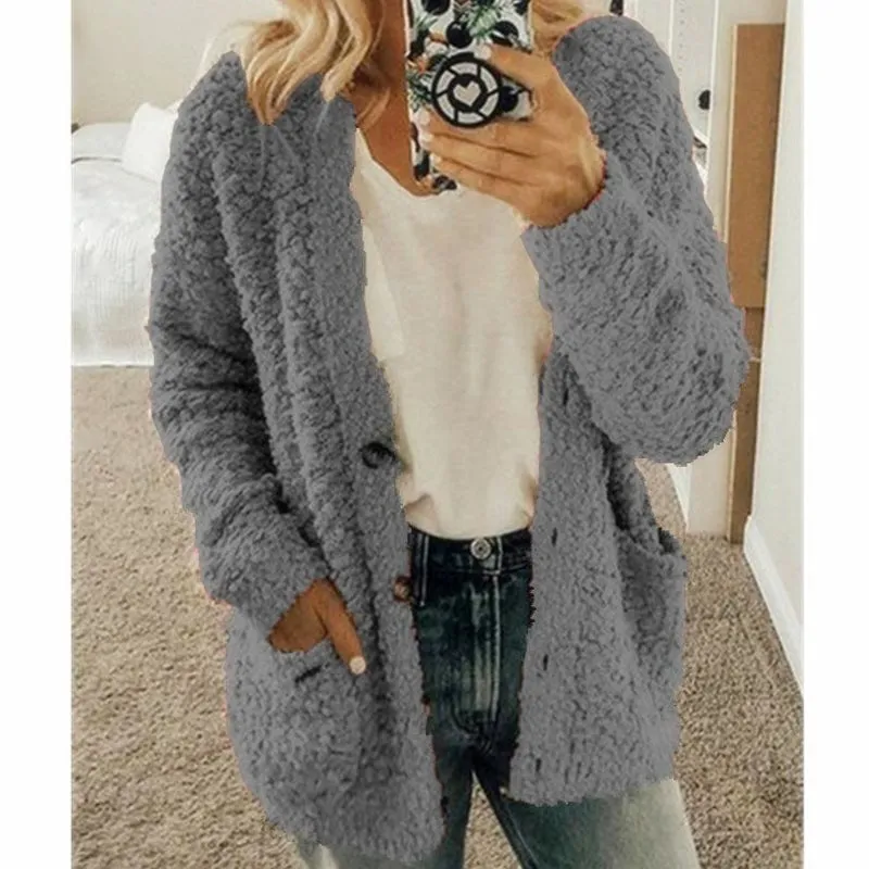 ⭐HOT SALE 49% OFF🌹Autumn And Winter Plus Size Cardigan Casual Velvet Short Jacket